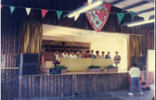 1991. La Mtra. Ma. del Socorro Quintana Tello, de la escuela en la ciuudad de Chihuahua, y el personal fueron anfitriones.